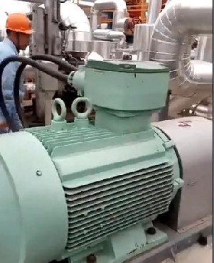 大型乳化泵運(yùn)行現(xiàn)場